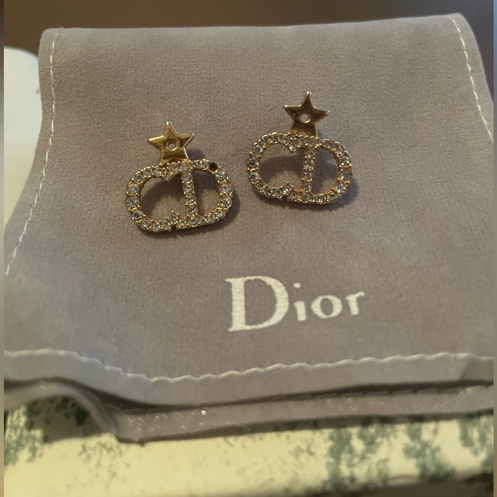 Dior star stud earrings - priced to sell due to 1 missing crystal
